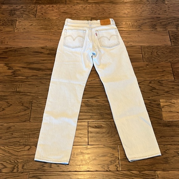 Levi’s Premium Wedgie Straight High Rise Size 24 - Picture 2 of 16